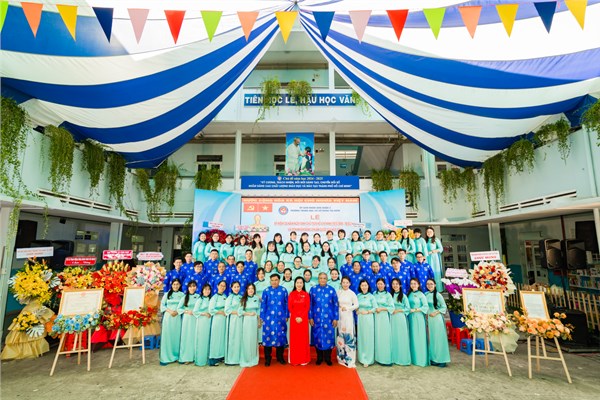 Lễ đón nhận quyết định trường đạt kiểm định chất lượng giáo dục cấp độ 3 và chuẩn quốc gia mức gia mức độ 2
