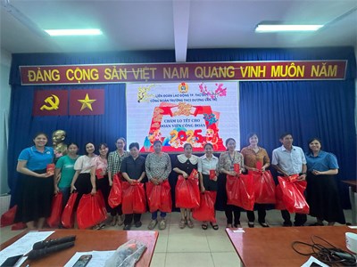Trao quà Xuân