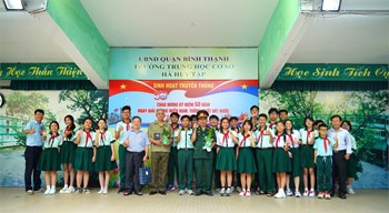 Chào mừng 50 năm giải phóng miền Nam, thống nhất đất nước