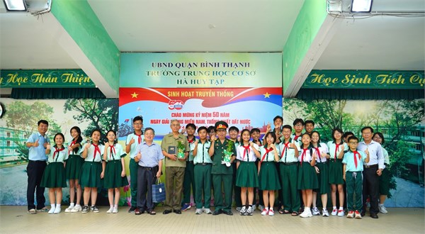 Chào mừng 50 năm giải phóng miền Nam, thống nhất đất nước