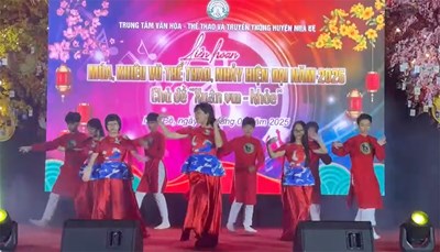 Múa mashup Viết tiêp câu chuyện hòa bình Hồn thiêng đất Việt