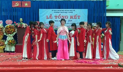 Bắc Bling (nhóm múa lớp 7a10)