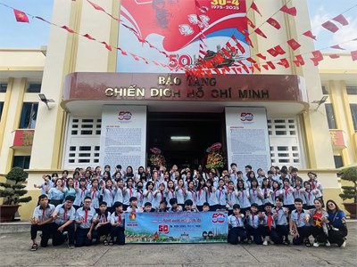 THCS Hưng Bình chào mừng kỷ niệm 50 năm giải phóng miền nam thống nhất đất nước (30/4/1975 - 30/4/2025)
