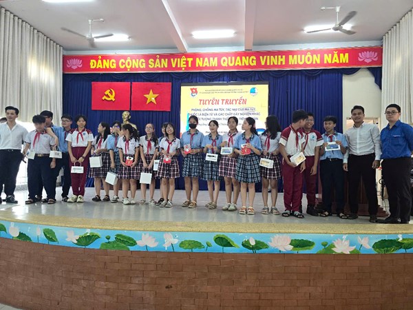 Ngày 01 tháng 03 năm 2025, Chi đoàn trường Trung học cơ sở Huỳnh Văn Nghệ phối hợp với Đoàn Phường 14 tổ chức  Lớp cảm tình Đoàn  và  Phòng chống ma túy  cho các em học sinh, năm học 2024-2025