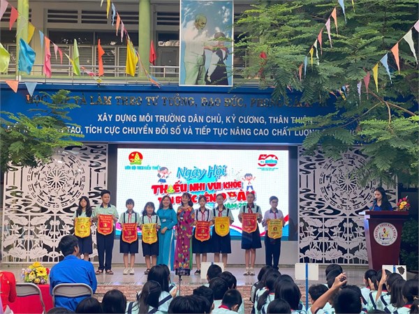 Trường THCS Kiến Thiết tổ chức Ngày hội  Tiến bước lên Đoàn 