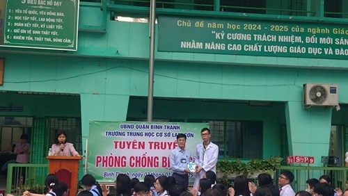 Tuyên truyền phòng chống bệnh sởi.