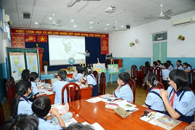 Chuyên đề môn Lịch sử và Địa lý cấp Quận năm học 2024 - 2025: Bài 15. Phương thức con người khai thác tự nhiên bền vững một số trung tâm kinh tế của Bắc Mỹ