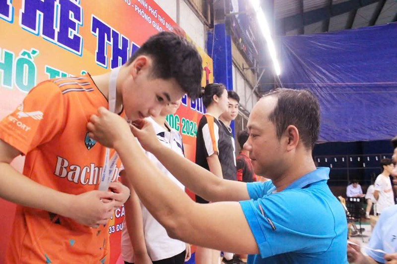 Giải Thể Thao Học sinh Thành phố Thủ Đức năm 2024-2025 
 Môn Cầu Lông
Trường THCS Linh Đông đã đạt được thành tích: 1 huy chương vàng đơn nam lớp 8-9, 1 huy chương bạc đôi nam nữ lớp 8-9