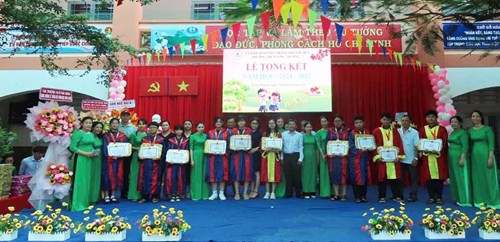 Lễ tổng kết năm học 2024-2025