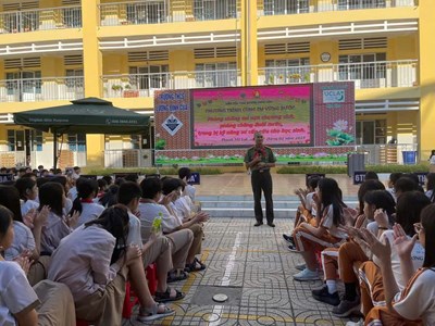 Tuyên truyền “Phòng chống tai nạn thương tích, phòng chống đuối nước, trang bị kỹ năng sơ cấp cứu cho học sinh”.
