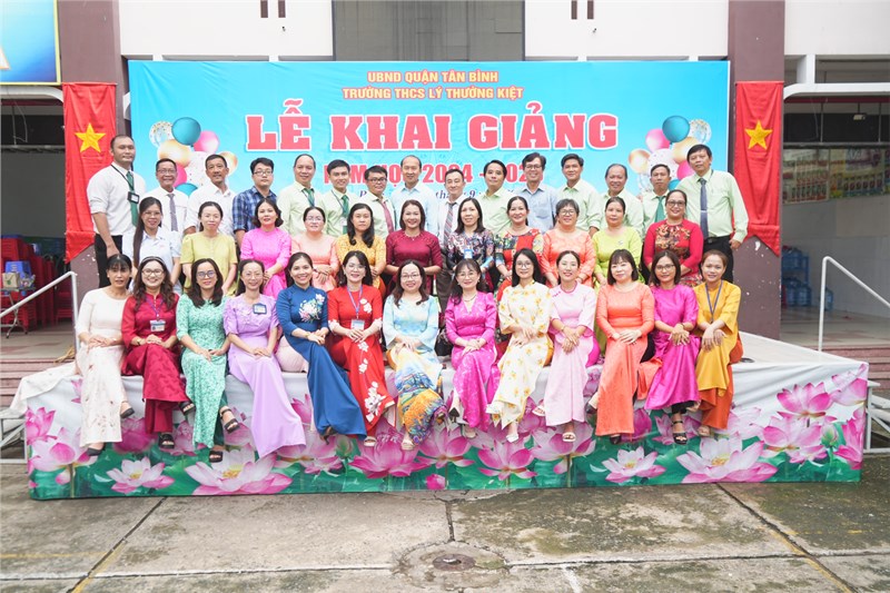 Quyết định Về việc chỉ định thầu thi công xây dựng công trình 
số: 37/QĐ-LTK