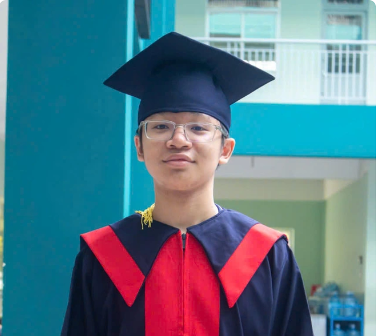 Em Trần Minh Đức (học sinh lớp 9A3, Trường THCS Ngô Sĩ Liên) - Thủ khoa chuyên tin Trường Phổ thông Năng khiếu - Đại học Quốc gia TP.HCM trong kỳ thi tuyển sinh lớp 10 năm học 2025 - 2026