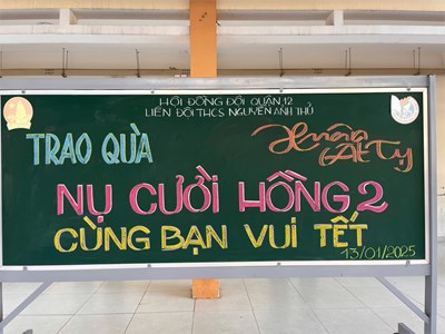 Trao quà nụ cười hồng 2 - cùng bạn vui tết ất tỵ 2025