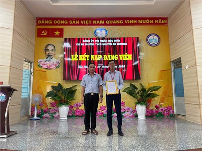 Họp chi bộ tháng 4- kết nạp đồng chí nguyễn minh nhựt