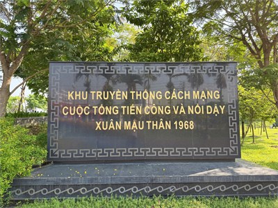 Sáng ngày 19/3/2025 Chi đoàn trường THCS Nguyễn Du tổ chức lễ kết nạp đoàn viên tại khu truyền thống cách mạng  cuộc tổng tiến công và nổi dậy xuân mậu thân 1968