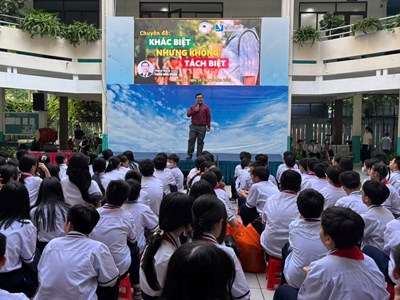 Chuyên đề “Khác biệt nhưng không tách biệt”