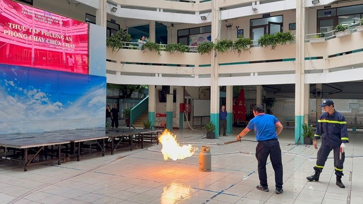 Trường Trung học cơ sở Nguyễn Du – Q.1 tập huấn Nghiệp vụ Phòng cháy chữa cháy năm 2025
