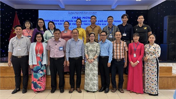 Đoàn đánh giá ngoài khảo sát sơ bộ kiểm định chất lượng Giáo dục trường THCS Nguyễn Gia Thiều