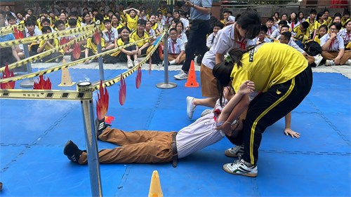 Hướng dẫn kỹ năng thoát nạn nơi tập trung đông người trên địa bàn quận Tân Bình