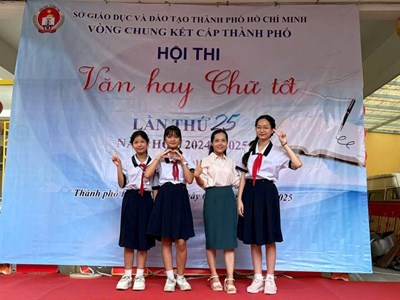 Xin chúc mừng các em học sinh trường THCS Nguyễn Thị Hương đạt giải cao trong cuộc thi  Văn hay Chữ tốt  cấp Thành Phố năm học 2024-2025. > 1. Nguyễn Nhã Thanh Hà, lớp 7A1 – Giải Nhất Hội thi “Văn hay Chữ tốt” cấp TP;
> 2. Trần Ngọc Minh Thư, lớp 9A1 – Giải Nhì Hội thi “Văn hay Chữ tốt” cấp TP;
> 3. Nguyễn Thị Mỹ Ngọc, lớp 7A2 – Giải Nhì Hội thi “Văn hay Chữ tốt” cấp TP;