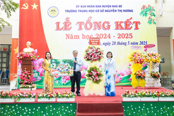 Trường THCS Nguyễn Thị Hương tổ chức Lễ Tổng kết năm học 2024-2025