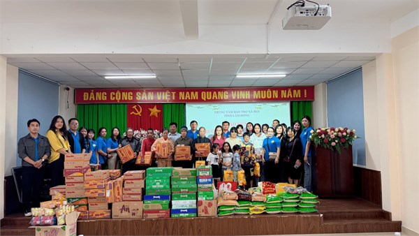 Chuyến hành trình yêu thương – Bài học về sự sẻ chia tại Trung tâm Bảo trợ xã hội tỉnh Lâm Đồng.