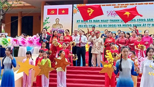 Trường THCS Phan Tây Hồ tham gia biểu diễn văn nghệ Kỉ niệm 95 năm ngày thành lập Đảng Cộng Sản Việt Nam và mừng Xuân Ất Tỵ năm 2025.