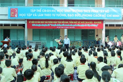 Trường THCS Phan Tây Hồ thực hiện chuyên đề: Kỷ niệm 50 năm ngày giải phóng hoàn toàn miền Nam thống nhất đất nước (30/4/1975 - 30/4/2025). Chủ đề: “Truyền thống đấu tranh của quân dân quận Gò Vấp anh hùng”