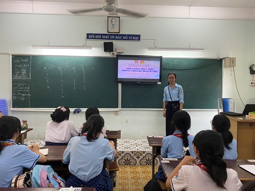 Ngày 14/4/2025, Cô Phạm Thị Kim Tuyền - Tổng phụ trách Đội triển khai đến đội viên tham gia phong trào Kế hoạch nhỏ năm học 2024 - 2025.