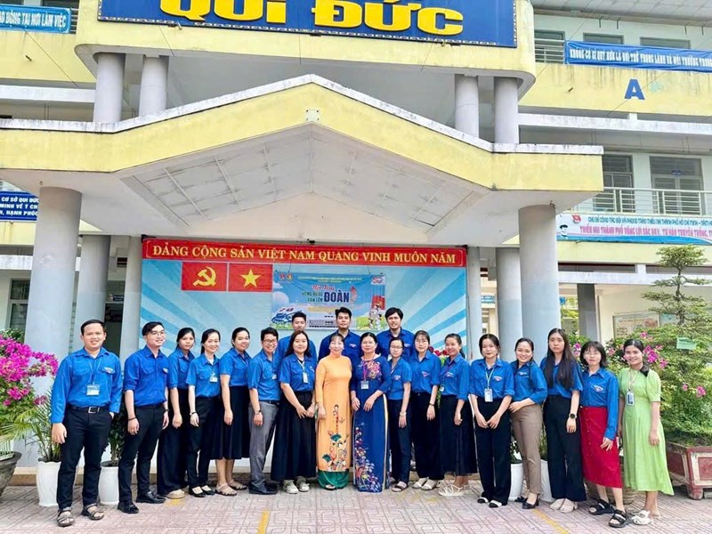 Vững Bước Tiến Lên Đoàn