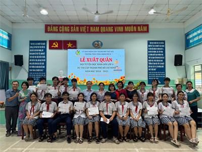 Một số hình ảnh về buổi xuất quân của các em học sinh khối 9 dự thi học sinh giỏi cấp Thành phố Hồ Chí Minh của Trường THCS Tăng Nhơn Phú B