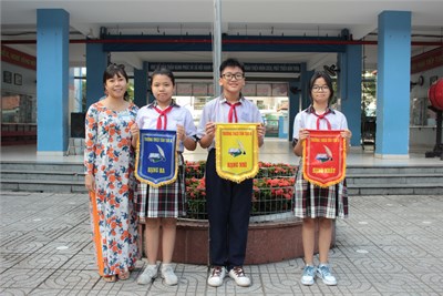 Sinh hoạt dưới cờ tuần 28