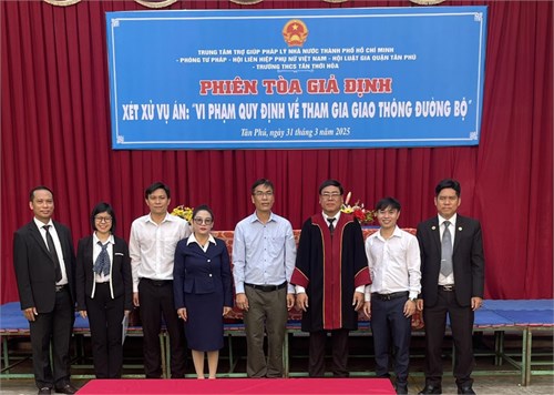 Trung tâm trợ giúp pháp lí nhà nước Thành phố Hồ Chí Minh - Phòng tư pháp - Hội liên hiệp phụ nữ Việt Nam - Hội luật gia quận Tân Phú - Trường THCS Tân Thới Hoà tổ chức Phiên toà giả định Xét xử vụ án: “Vi phạm quy định về tham gia giao thông đường bộ”