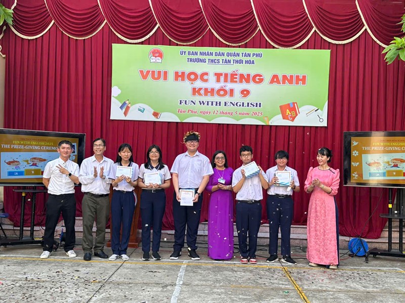 Trường thcs Tân Thới Hòa tổ chức Chuyên  đề:   VUI HỌC  TIẾNG  ANH _ FUN WITH ENGLISH   dành  cho HS khối  9 do Tổ  Tiếng  Anh thực hiện