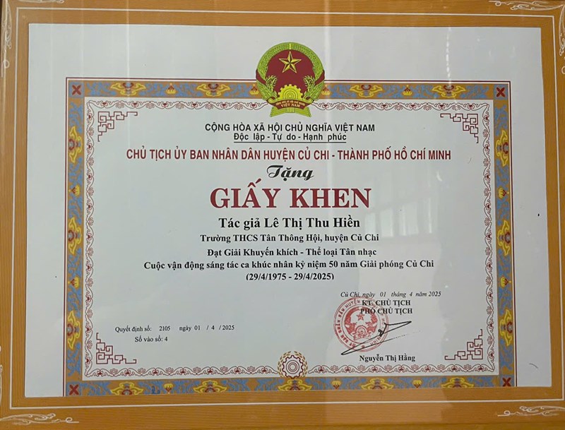 Vinh danh giáo viên đạt giải  Cuộc vận động sáng tác ca khúc nhân kỷ niệm 50 năm Giải phóng Củ Chi (29/4/1975 - 29/4/2025) 