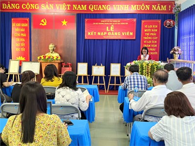 Lễ kết nạp đảng viên mới và họp chi bộ tháng 6 năm 2025