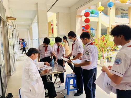 Khám sức khoẻ định kỳ năm học 2024 - 2025