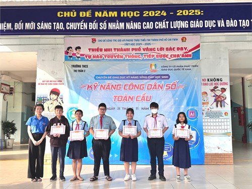 Khen thưởng học sinh tích cực thực hiện  Văn hóa đọc học đường  học kỳ I - Năm học 2024-2025