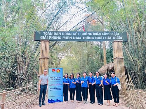 Sinh hoạt chủ điểm tháng Thanh niên 2025 - Chủ đề  Tuổi trẻ Thành phố Hồ Chí Minh tự hào, vững bước theo Đảng 
