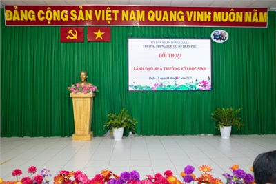 Đối thoại lãnh đạo nhà trường với học sinh, năm học 2024 – 2025