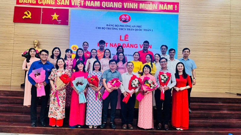 Lễ kết nạp đảng viên