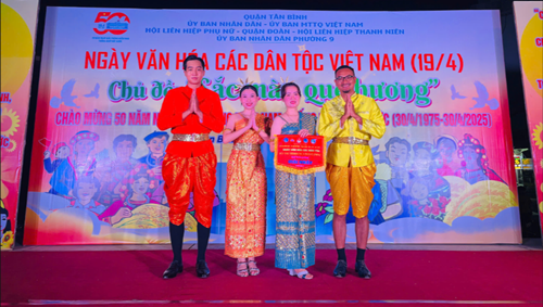Tham gia  Ngày văn hóa các đân tộc Việt Nam (19/4) với chủ đề  Sắc màu quê hương 
