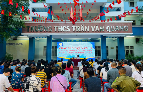 Nhà trường tổ chức họp tư vấn tuyển sinh hướng nghiệp học sinh sau THCS