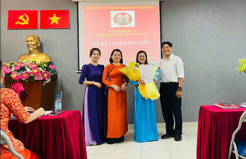Lễ Kết nạp Đảng viên