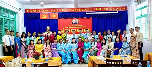 Hình ảnh lễ kết nạp đảng viên mới thầy Trịnh Tấn Phát và thầy Lê Công Hiếu
