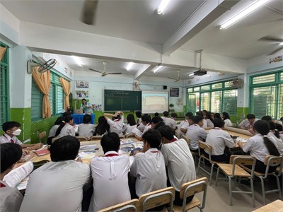 Hình ảnh tiết dạy theo chủ đề môn KHTN 9_Bài dạy minh hoạ: Khai thác tài nguyên từ vỏ trái đất_GV thực hiện Nguyễn Thị Bích Nhung