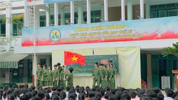 <a href="/hoat-dong-trai-nghiem-sang-tao-cau-lac-bo/hoat-dong-gioi-thieu-quyen-sach-nhung-ngoi-sao-xa-xoi/ct/99019/701152">Hoạt động giới thiệu quyển sách Những ngôi sao xa<span class=bacham>...</span></a>